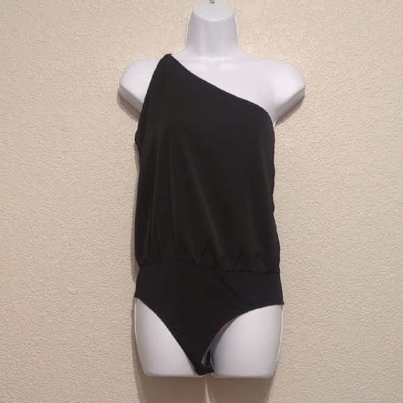 Lulus Stylin Babe black one shoulder sleeveless cowl back bodysuit - Picture 11 of 11